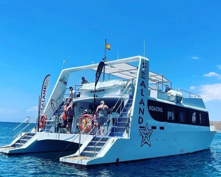 Tuineje: Southeast Fuerteventura Boat Cruise with Lunch