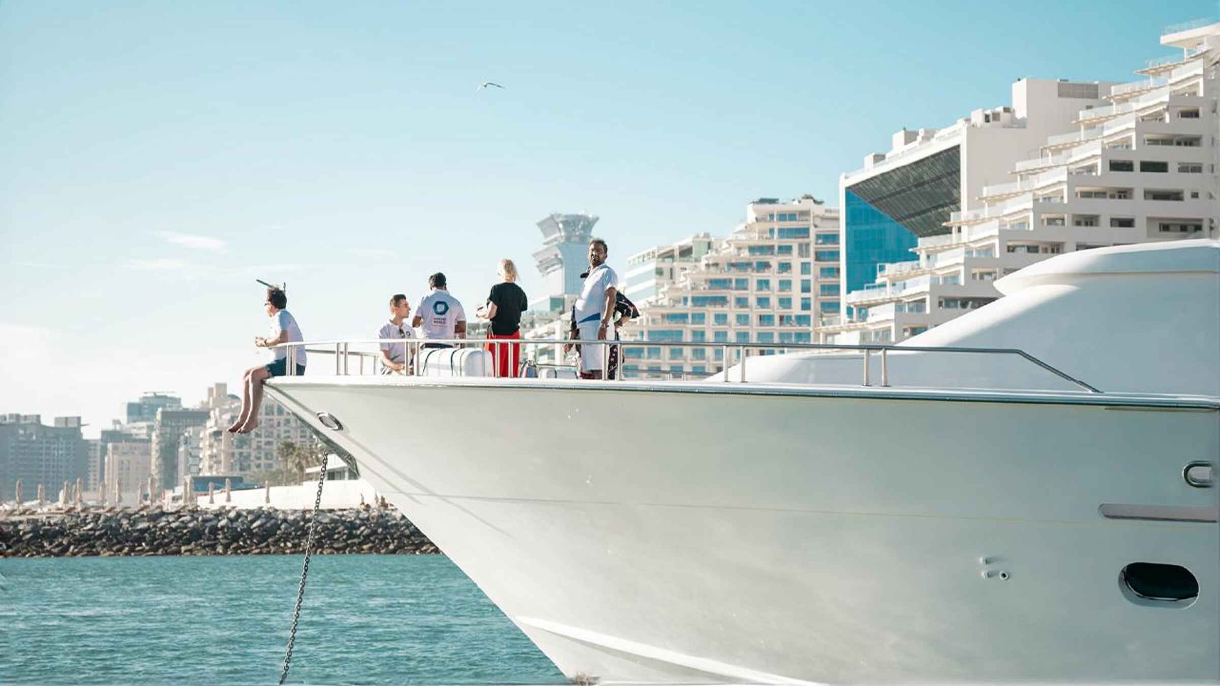 Dubai Morning Yacht Burj Al Arab Tour with Bites & Drinks