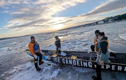 Quebec City: Sunset Ice Canoe Experience with Sauna