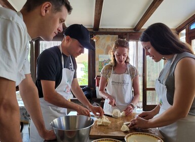 Amalfi: Pasta, Mozzarella, and Tiramisù Cooking Class