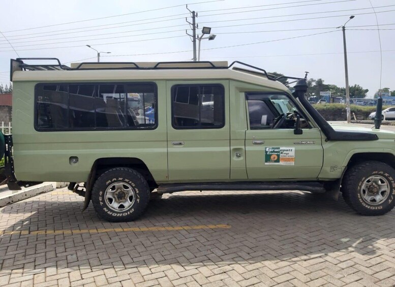 Picture 2 for Activity One-Way Transfer to Masai Mara on a 4x4 Land Cruiser Jeep