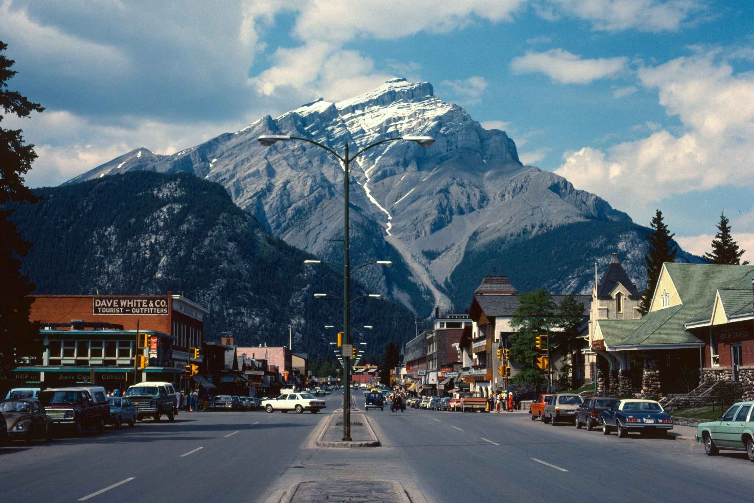 Banff: In-Depth Banff Area & Canyon Day Tour