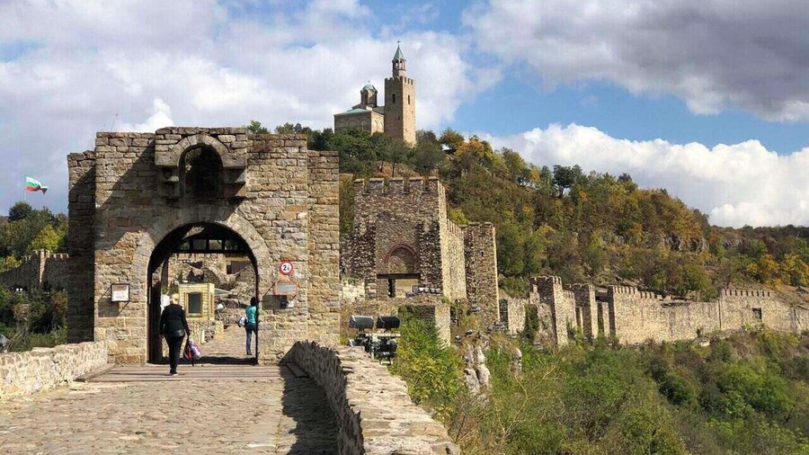Day Trip to Bulgaria and Veliko Tarnovo from Bucharest