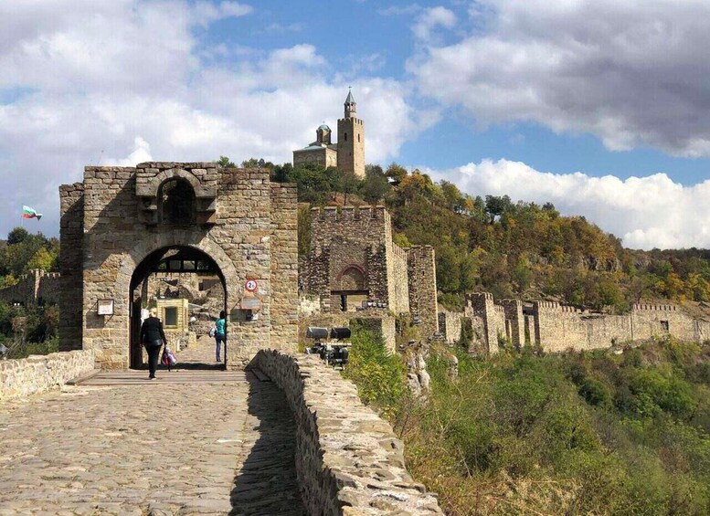 Day Trip to Bulgaria and Veliko Tarnovo from Bucharest