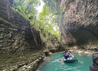 Da Kutaisi: tour dei canyon e delle grotte con trasferimento a Tbilisi