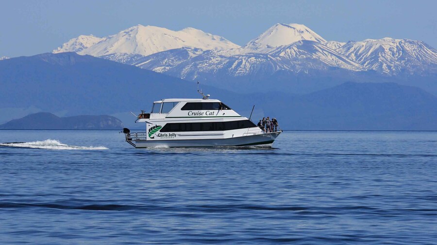 Lake Taupo: 1.5-Hour Maori Rock Carvings 5:00 PM Cruise