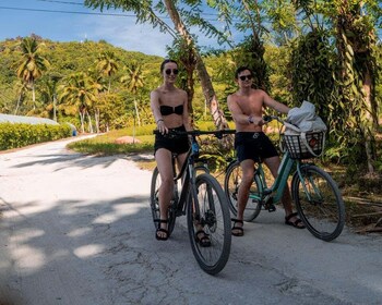 From Praslin: La Digue Boat Trip with Bike Rental
