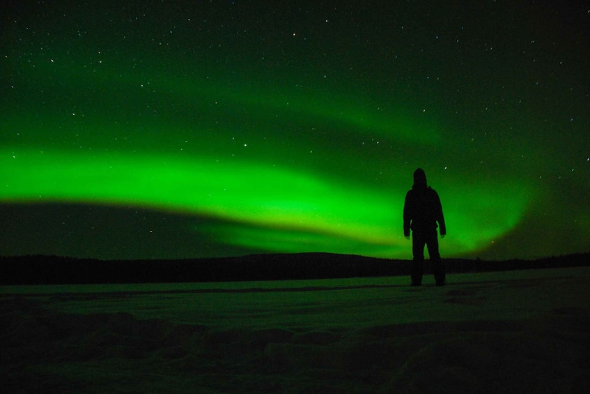 Picture 3 for Activity Northern Lights Snowshoe Hike