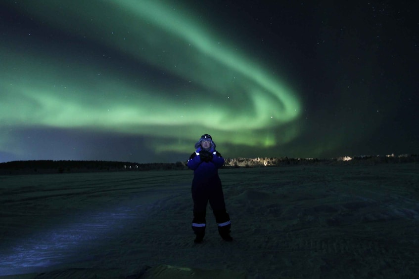 Picture 1 for Activity Northern Lights Snowshoe Hike