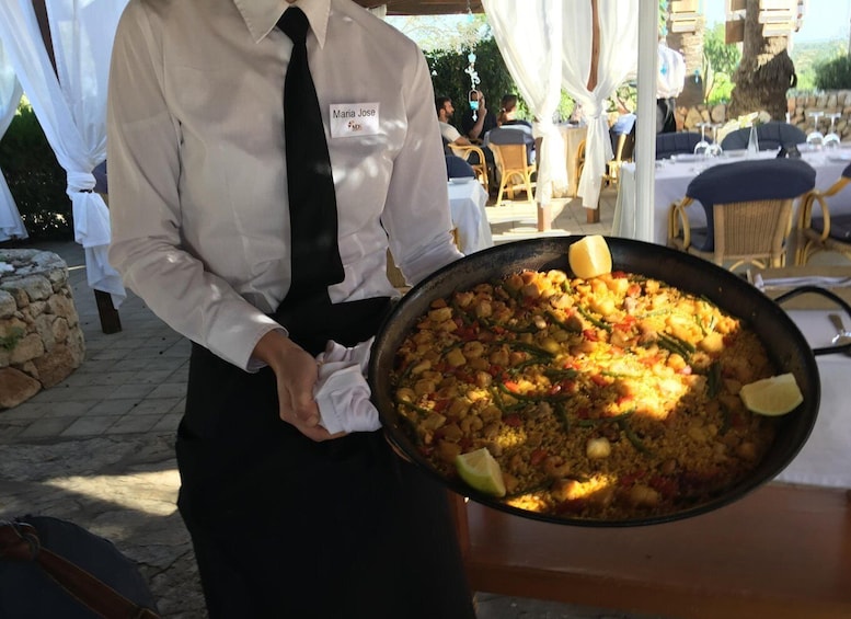 Picture 1 for Activity Mallorca: Dinner Experience with the Famous "Paella Man"