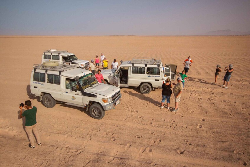 Picture 6 for Activity Hurghada: 6-Hour Jeep Desert Safari, Dinner, and Show