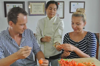 Bangkok: clase profesional de tallado de frutas y verduras tailandesas
