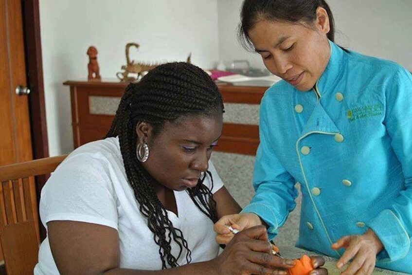 Picture 11 for Activity Bangkok: Professional Thai Fruit and Vegetable Carving Class