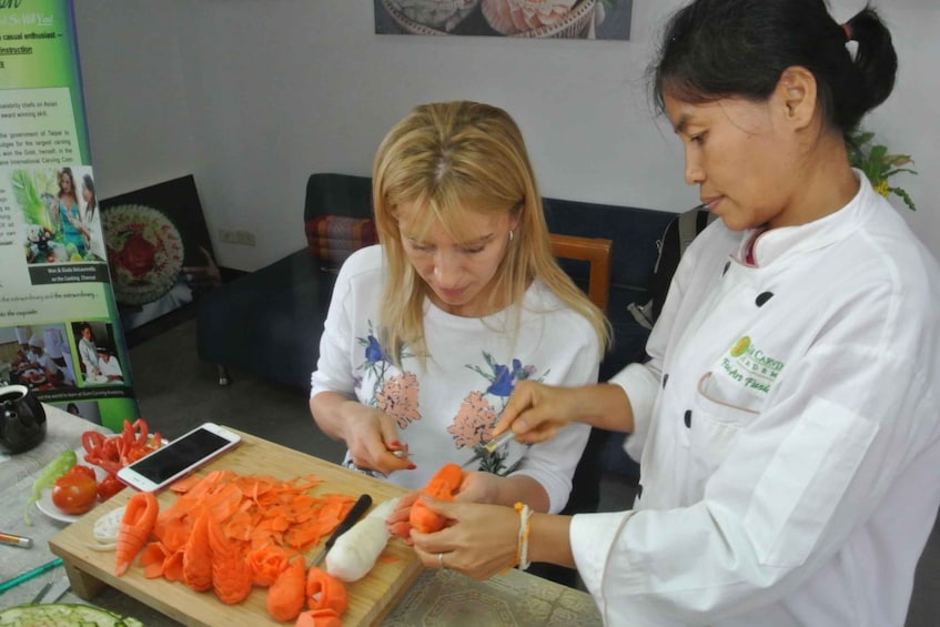 Picture 8 for Activity Bangkok: Professional Thai Fruit and Vegetable Carving Class