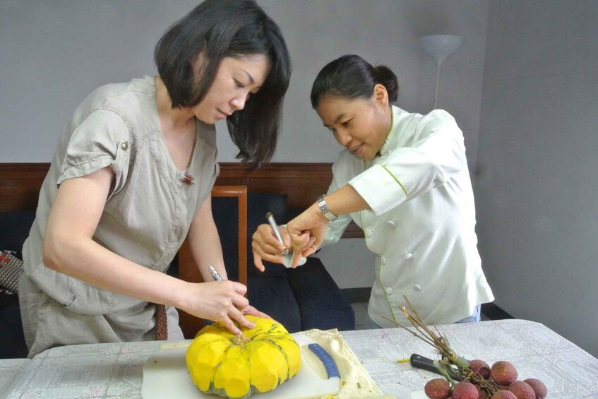 Picture 10 for Activity Bangkok: Professional Thai Fruit and Vegetable Carving Class