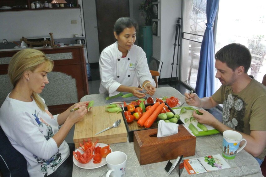 Picture 5 for Activity Bangkok: Professional Thai Fruit and Vegetable Carving Class