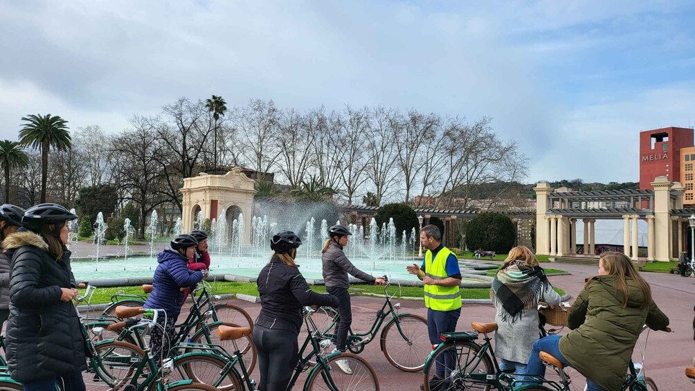 Picture 1 for Activity Bilbao: City Highlights Guided Bike Tour