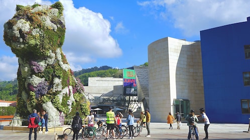 Bilbao: City Highlights Guided Bike Tour