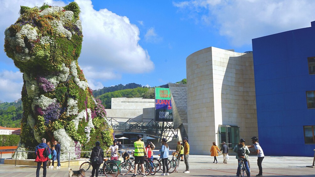 Bilbao: City Highlights Guided Bike Tour