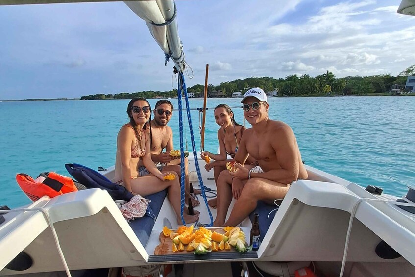 Navega a la Aventura en grupo por Bacalar