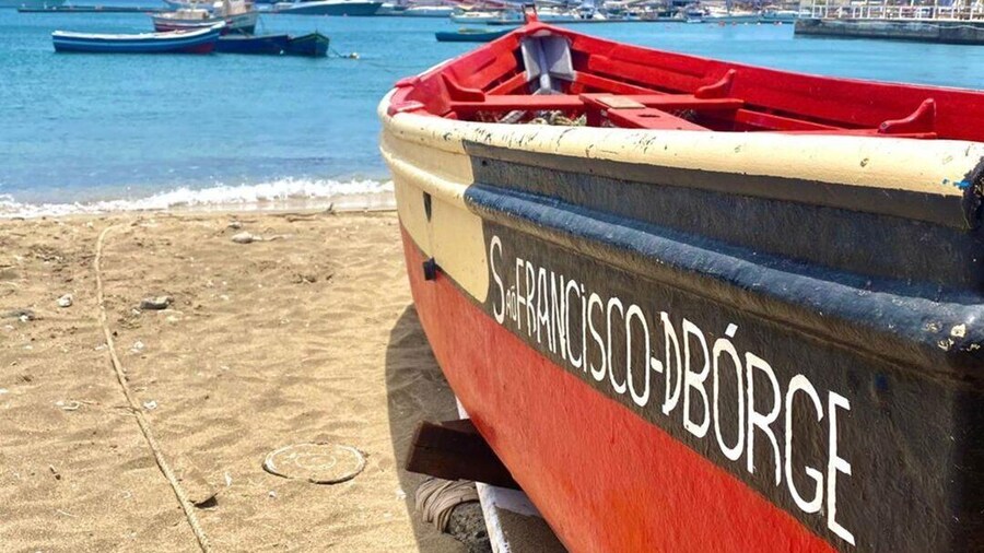 São Vicente: Guided City Tour of Historic Mindelo