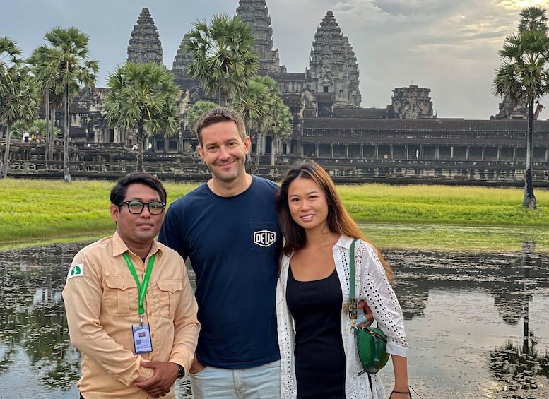 Picture 1 for Activity Angkor Wat Sunrise Small-Group Tour & Tonle Sap Boat Sunset