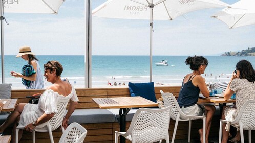 Waiheke Island: Tur med vinsmagning og frokost på restaurant