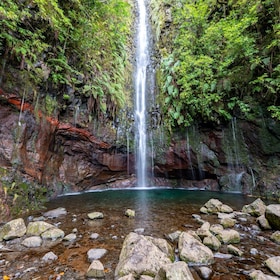 Rabaçal: 25 Fontes & Risco Levada Transfer Selvguidet vandretur