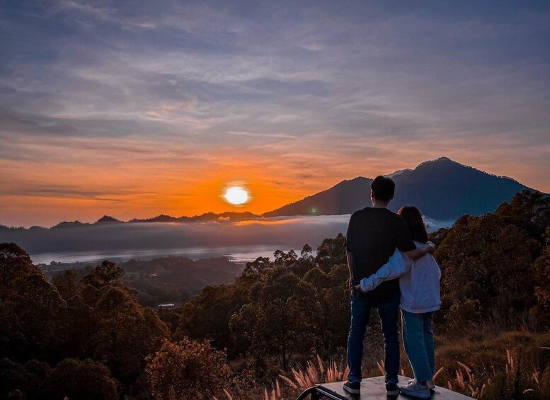 Jeep sunrise & black lava mount batur