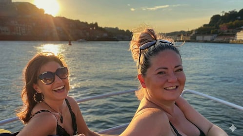 Porto: Douro private cruiser (only for you)6 bridges/sunset