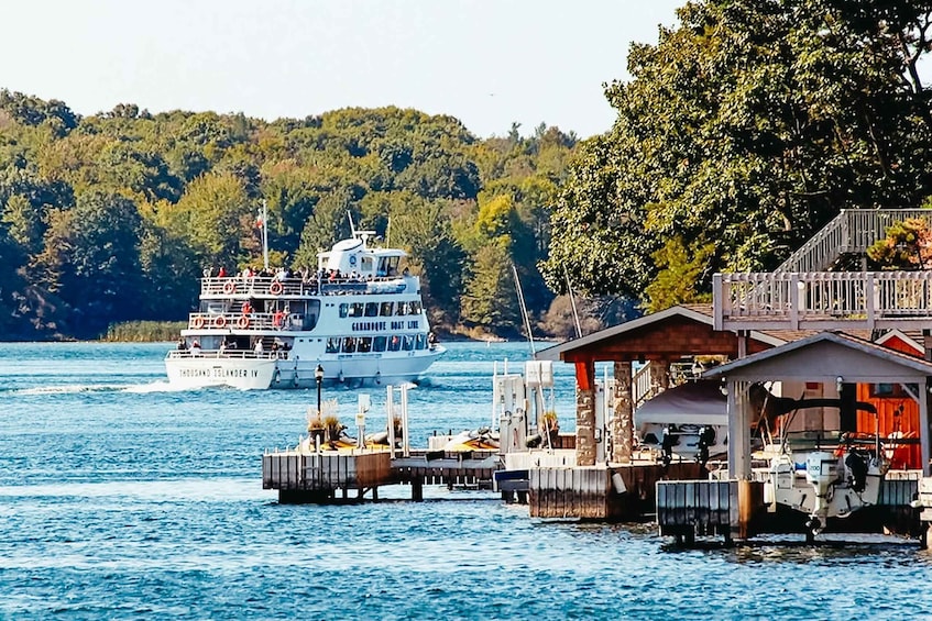 Picture 6 for Activity Gananoque/Ivy Lea: 1000 Islands Highlights Scenic Cruise
