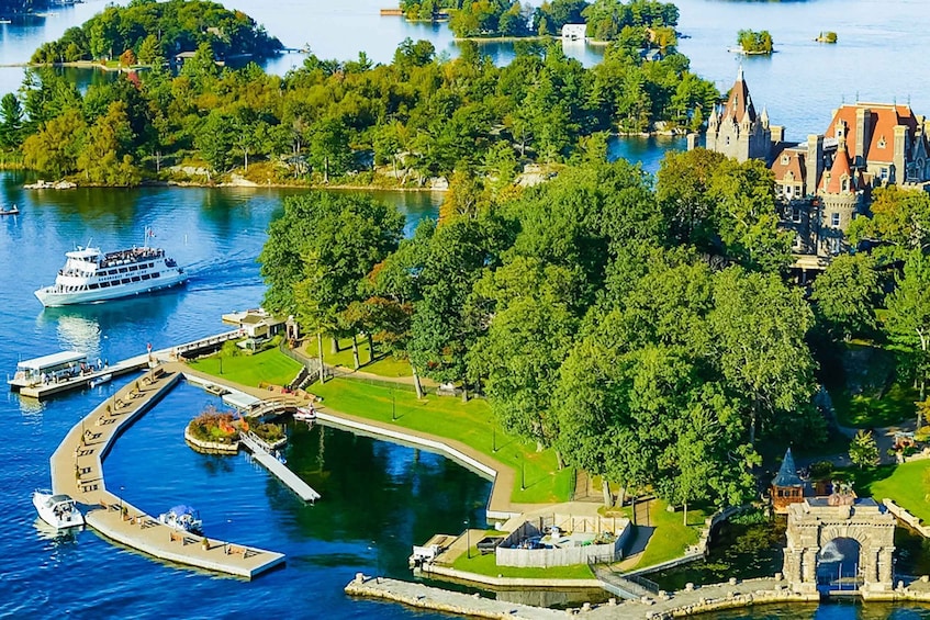Picture 3 for Activity Gananoque/Ivy Lea: 1000 Islands Highlights Scenic Cruise