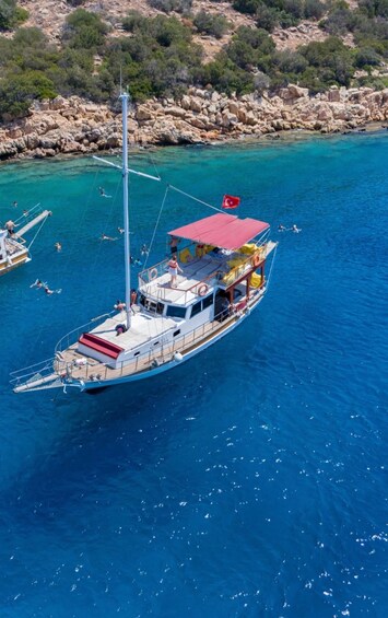 Bodrum: Peninsula Private Boat Tour with Lunch