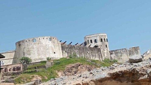 Accra : Cape Coast Guided Day Tour Experience