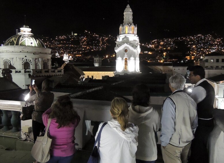 Picture 1 for Activity Quito: City Sightseeing Guided Night Walking Tour