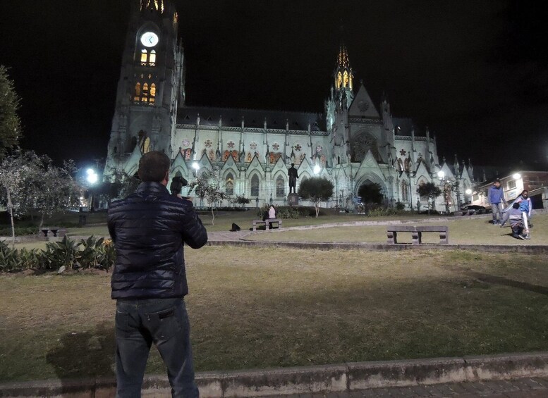 Picture 5 for Activity Quito: City Sightseeing Guided Night Walking Tour