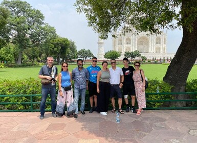 Von Jaipur aus: Taj Mahal und Agra Tour mit dem Auto