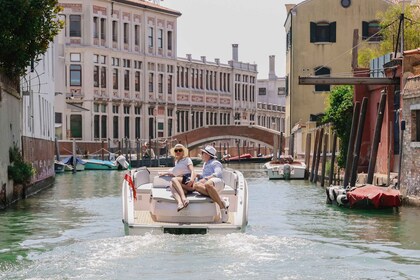 Venise : Explorez Venise sur bateau électrique