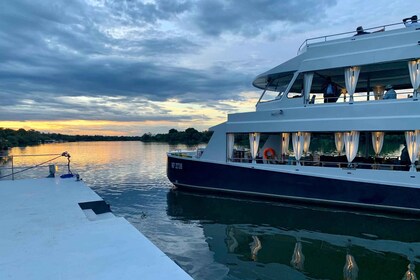 Boat Cruise : Luxury Sunset Cruise on The Zambezi Explorer