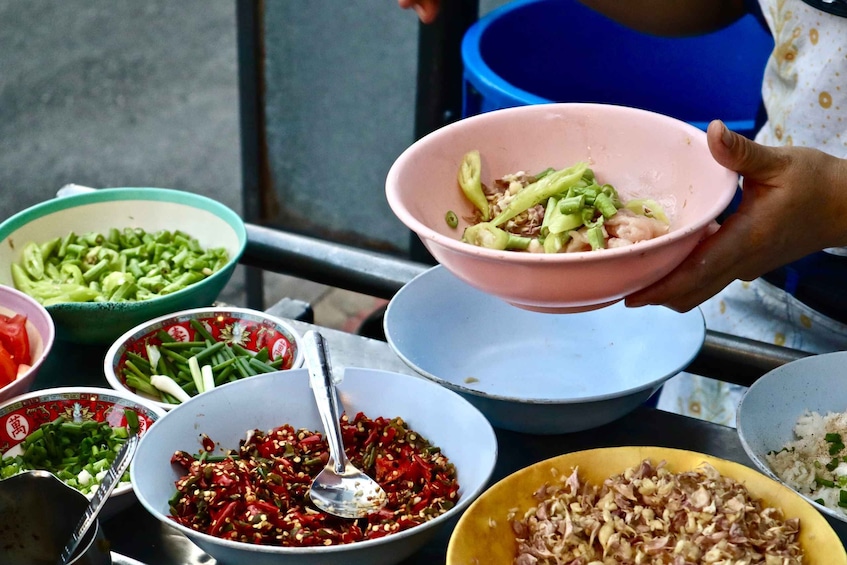 Bangkok: Local’s Favorite Dishes Food Tour