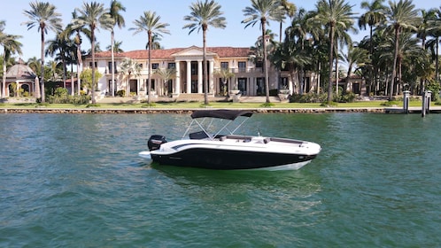 Miami Beach: Private Boat Tour Rental Charter