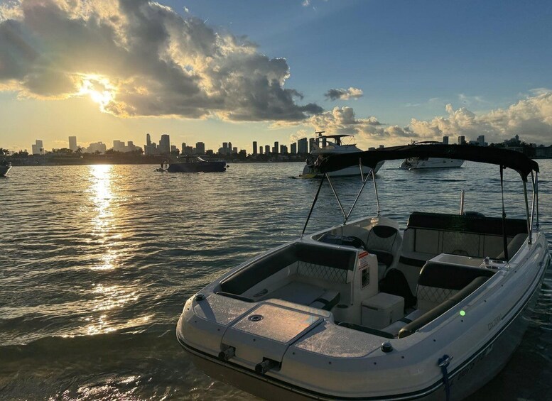 Picture 22 for Activity Miami Beach: Private Boat Tour with Captain and Champagne