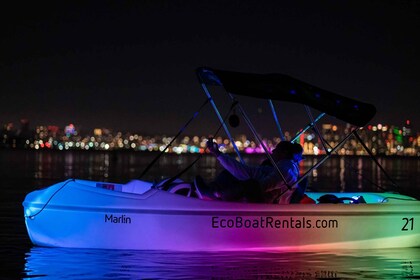 圣地亚哥：夜间约会发光脚踏船，欣赏市中心美景