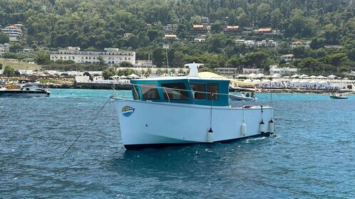 Mondello: 4-Hour Coastal Boat Tour with Aperitif & Swimming