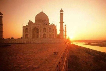 Sla de lijn over Tajmahal & Agra Fort rondleidingen