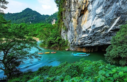 From Hue: Private Car to Phong Nha with Sightseeing Cave