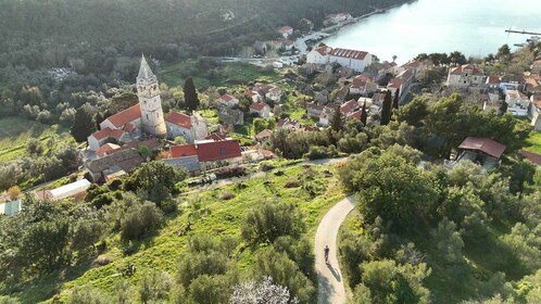 From Dubrovnik: Elaphiti Islands Kayaking and Cycling Tour