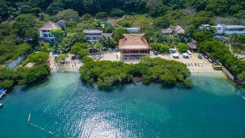 Cartagena: Full Access Day Pass to Aura Barú Beach Hotel