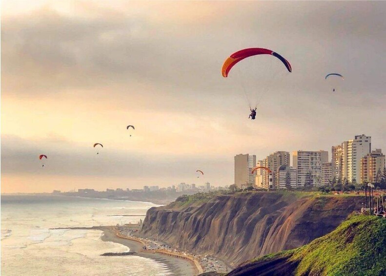 Picture 4 for Activity Lima: Tandem Paragliding Tour of the Miraflores District