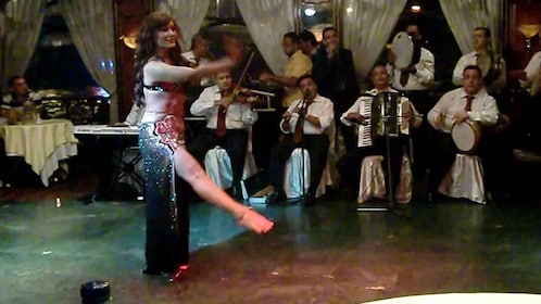 Cairo: Nile Dinner Cruise with Belly Dancer Show with Pickup